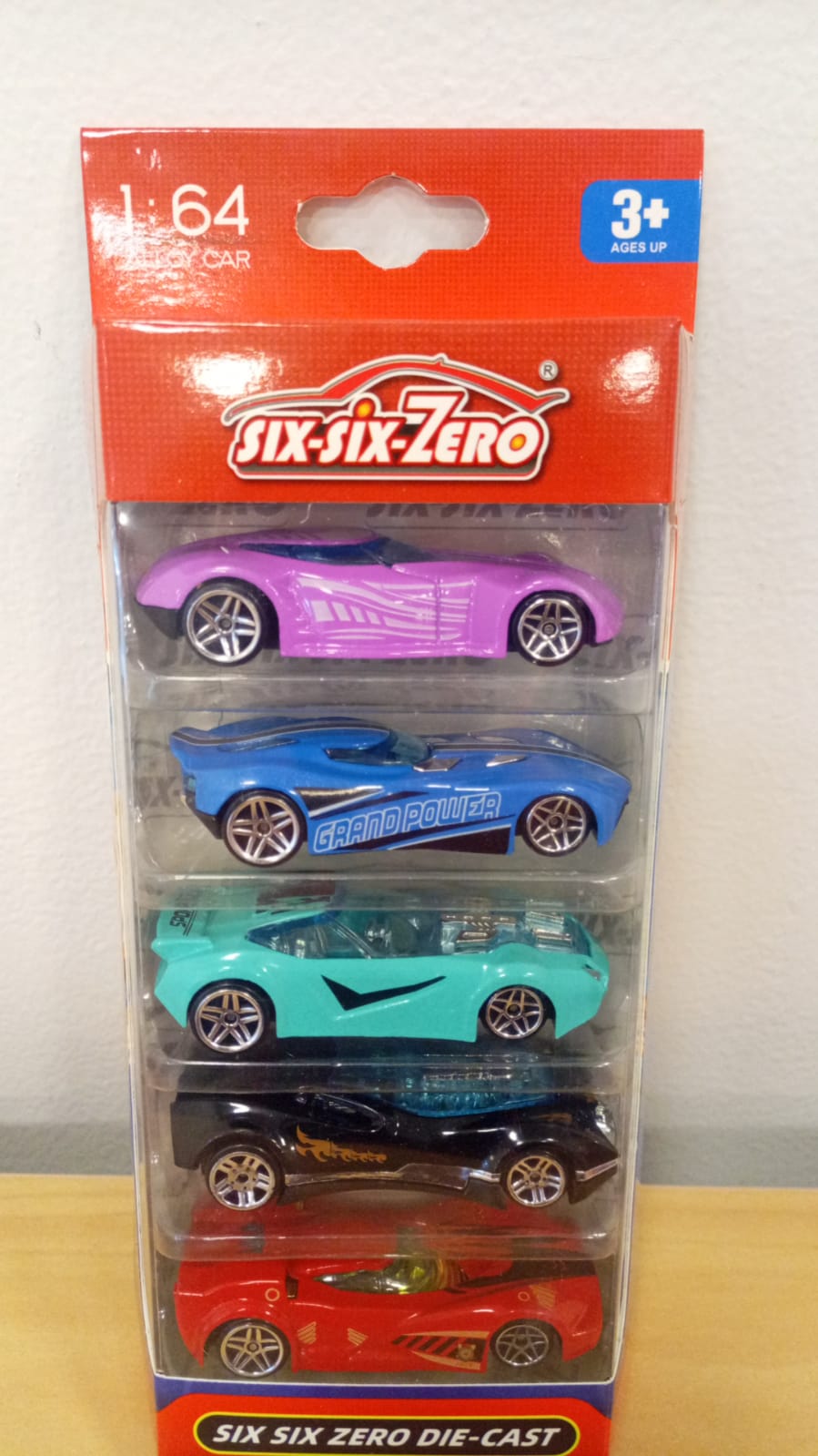 SET 5 CARROS MODERNOS DE COLECCIÓN  1:64  -  660-S91
